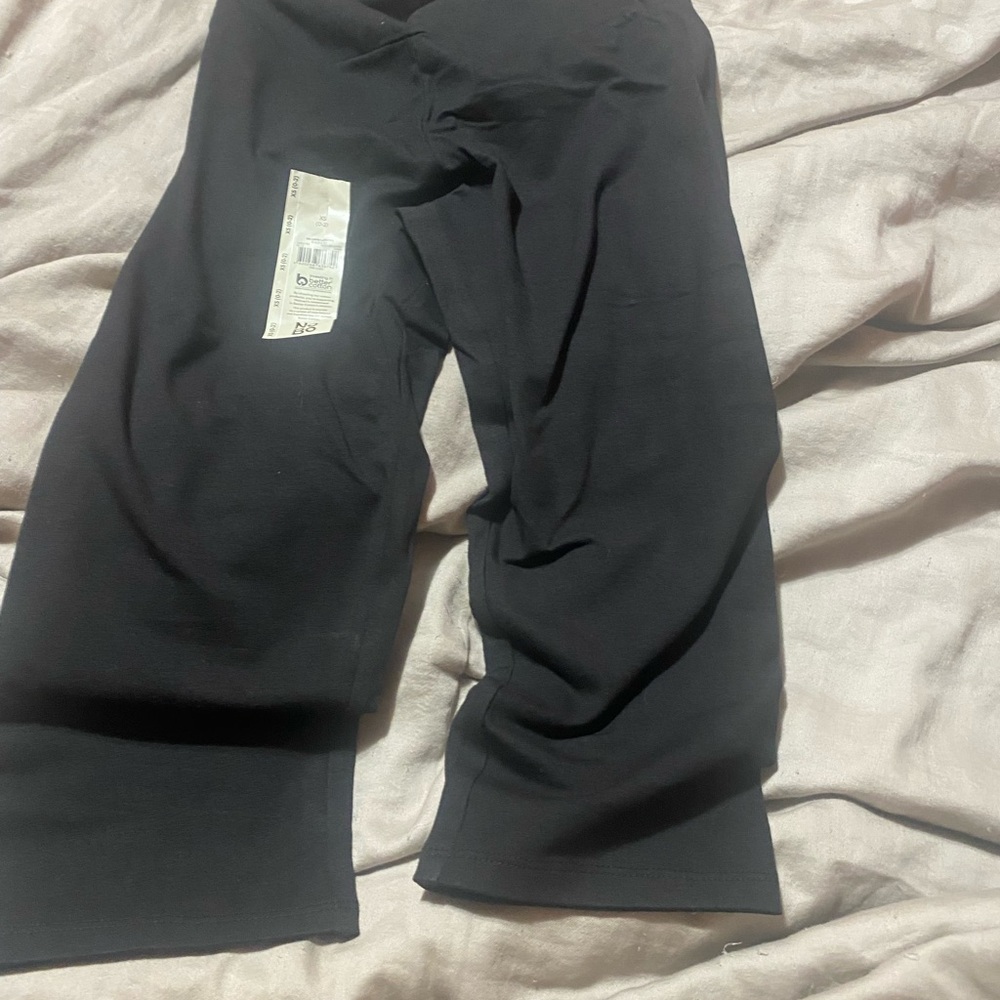 No Boundaries Women's Black‎ Capri Leggings